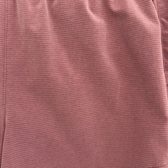 ATHLETA Mesh Racer Run Shorts 4" Size Medium Berry Rose - Picture 2 of 6